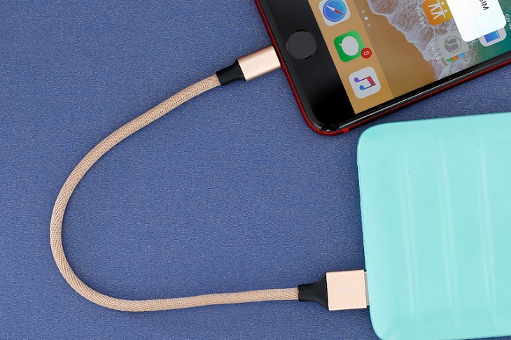 Cáp Lightning 20cm eVALU LTL-02 có giá 55.000 đồng (Giá cập nhật 9/11/2022, có thể thay đổi theo thời gian)