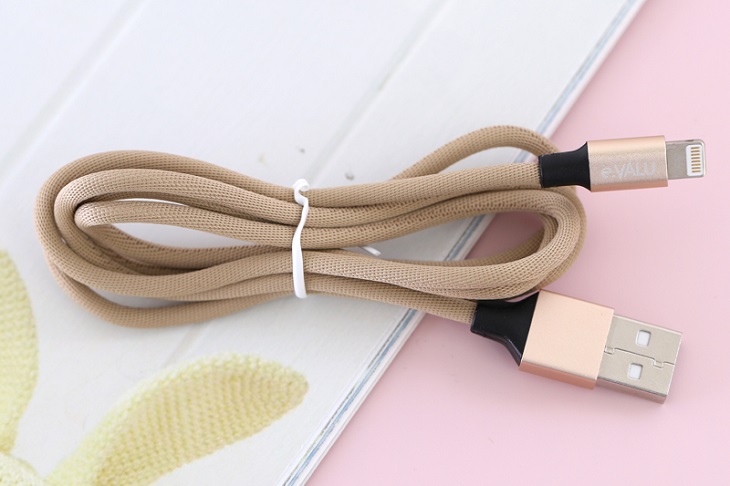 Dây cáp Lightning 1 m e.VALU LTL-01 với màu vàng gold đẹp mắt