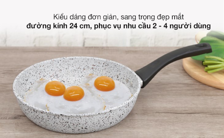 Chảo nhôm chống dính vân đá đáy từ 24 cm Supor F23A24IH có đường kính 24 cm, chiên được cùng lúc 3 trứng ốp la