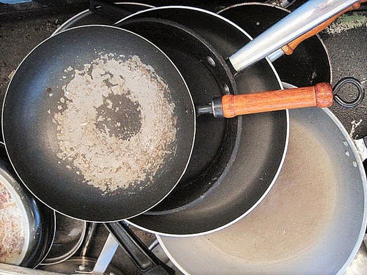 Bạn nên thay chảo chống dính mới sau khi sử dụng chảo lâu năm