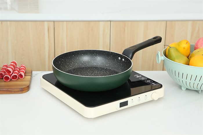 Chảo nhôm chống dính vân đá đáy từ 26 cm Sunhouse SH26G phủ chống dính Whitford cho độ bền cao, không chứa PFOA, đảm bảo an toàn cho sức khỏe