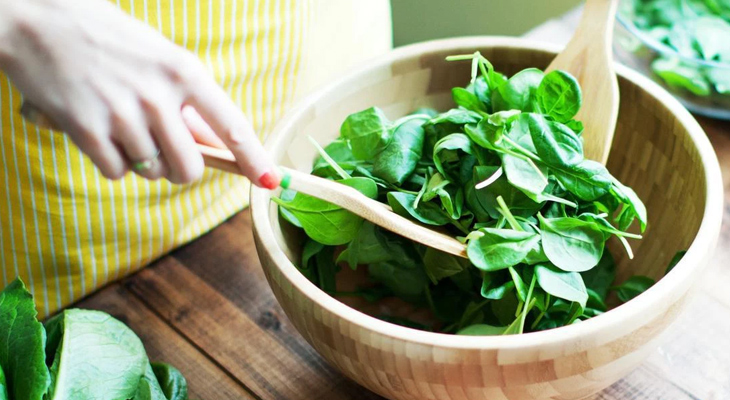 Chế độ ăn uống lành mạnh giúp đôi chân thon gọn