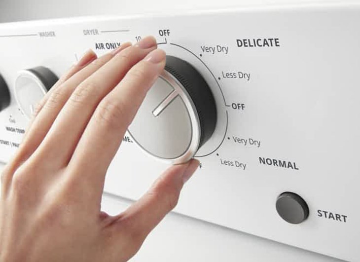 Chế độ giặt Delicate  giúp ngăn chặn quần áo khỏi bị rách, xù lông, tránh bạc màu và sợi vải mềm mại hơn