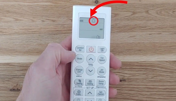 Chế độ MODE Dry có biểu tượng hình giọt nước khi được kích hoạt