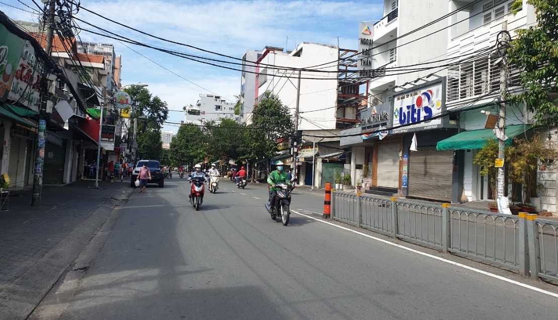 Đường phố tại TP. HCM những ngày giãn cách