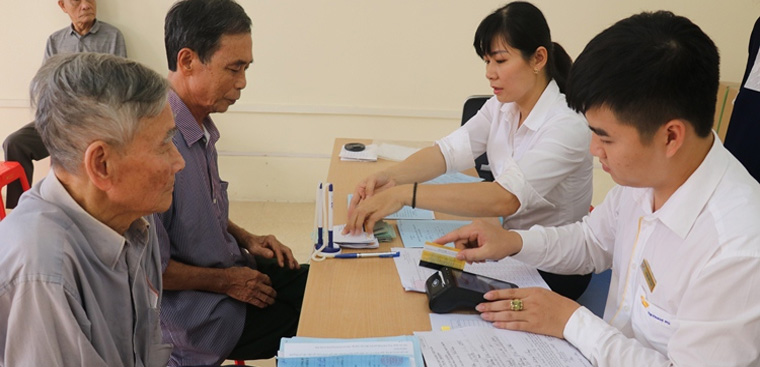 Gộp lương hưu, trợ cấp BHXH tháng 5 và 6/2021