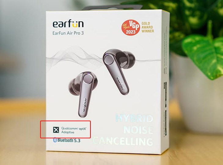 Xem trên bao bì sản phẩm để nhận biết thiết bị âm thanh có hỗ trợ chuẩn aptX