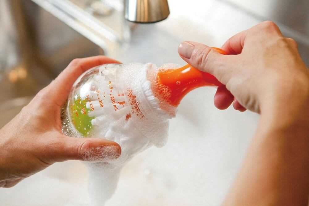 Nước rửa chén để rửa bình sữa