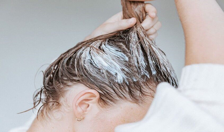 Chăm sóc tóc nhuộm với các chất dưỡng tóc