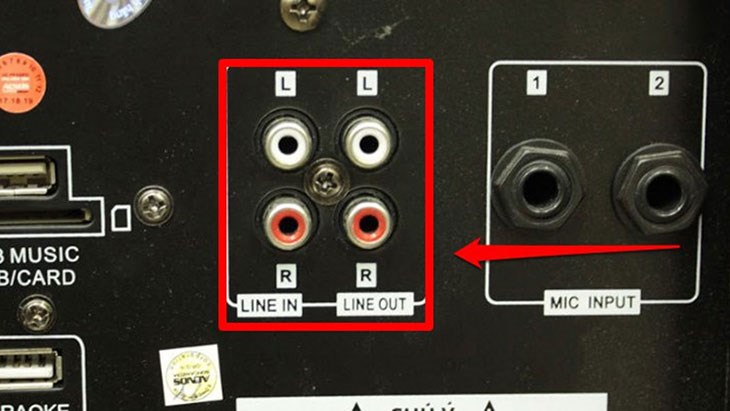 Cổng Line out giúp truyền tín hiệu âm thanh từ Amply sang thiết bị khác, Line in giúp kết nối và nhận các tín hiệu âm thanh