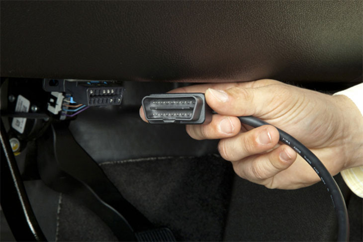Cấu tạo của cổng OBD 2