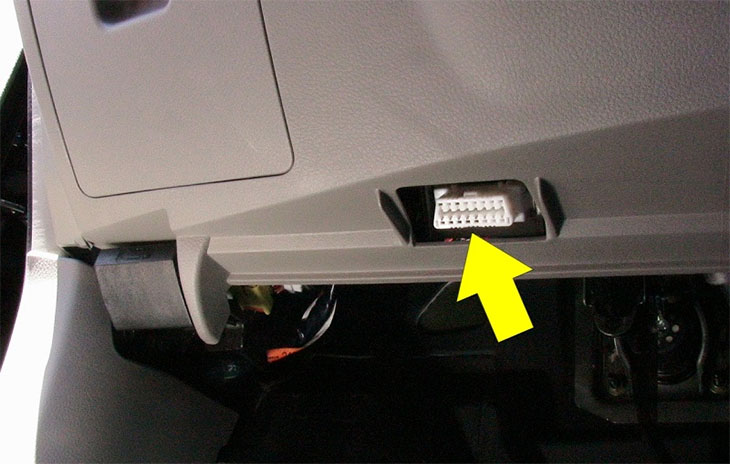 Vị trí của cổng OBD 2 trên xe