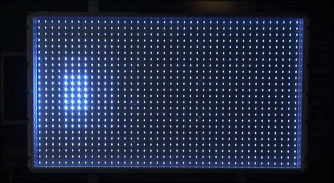 Hệ thống đèn LED nền đóng vai trò cung cấp ánh sáng để hình ảnh hiển thị