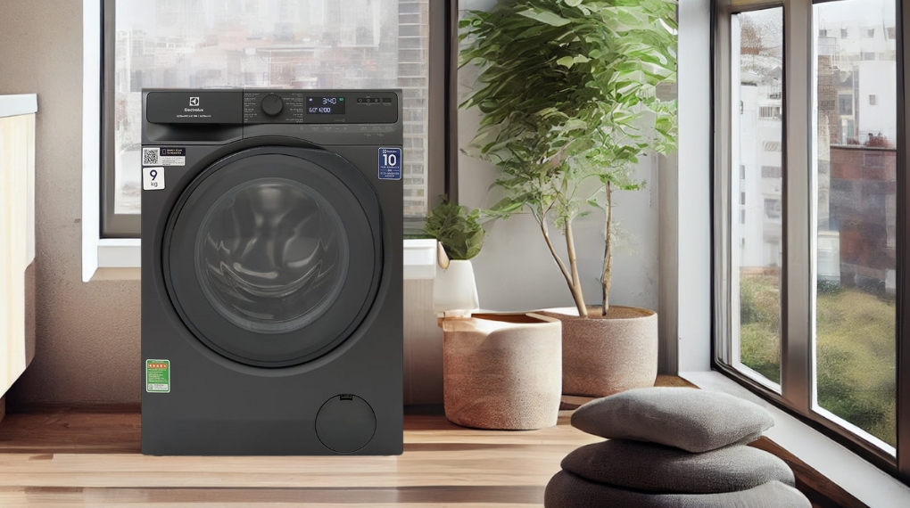 Máy giặt Electrolux UltimateCare 500 Inverter 9 kg EWF9023P5SC với công nghệ Hygiene Care giúp diệt khuẩn, loại bỏ mầm bệnh, bảo vệ tối ưu các thành viên trong gia đình