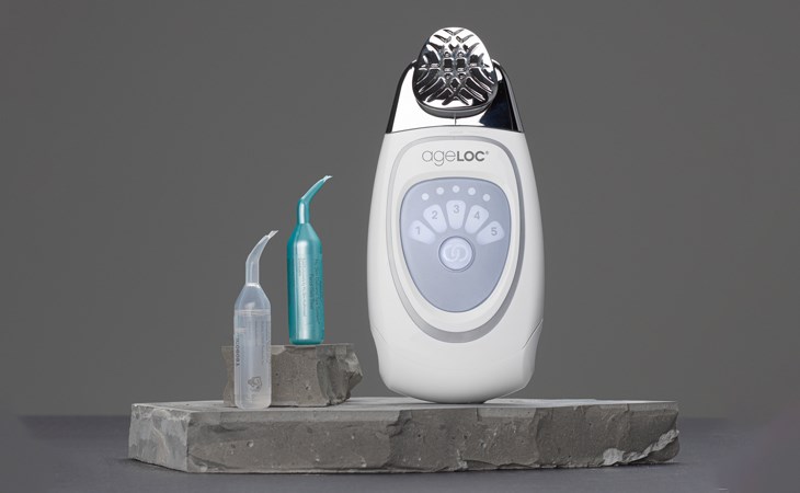 Máy massage mặt sử dụng công nghệ Ion Galvanic có khả năng massage thư giãn và đẩy lùi nguy cơ lão hóa hiệu quả