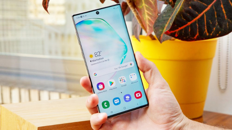 Màn hình Dynamic AMOLED 2X có độ sáng đến 1200 nits