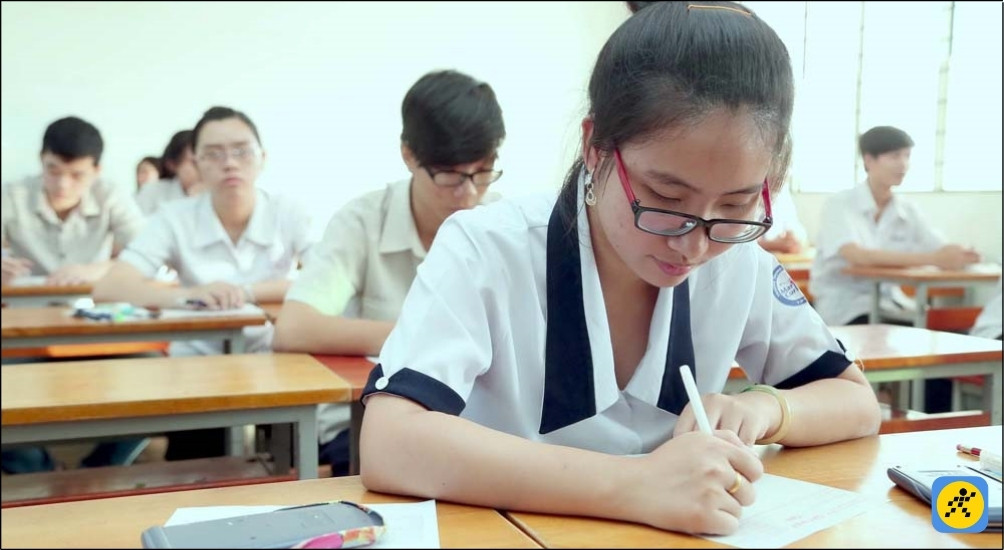 Trước khi đặt bút tính, hãy liếc nhanh qua đơn vị của r và h