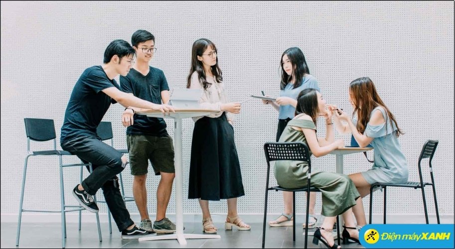Sao Phá Quân tại cung Nô Bộc chủ về sự hao tán và thay đổi liên tục, khiến bạn bè và người dưới quyền của đương số đến rồi đi nhanh chóng