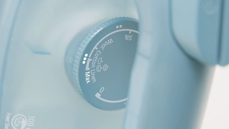 Chỉnh nhiệt độ từ mức 3 đến Max khi sử dụng chế độ ủi hơi nước