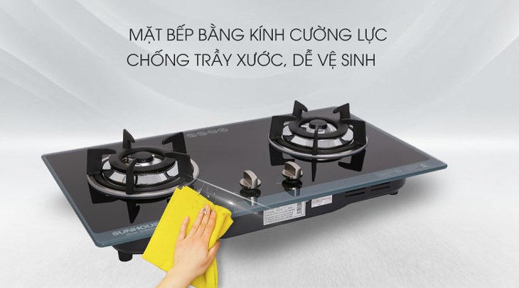 Bếp ga âm Sunhouse SHB5548MT sở hữu mặt bếp bằng kính cường lực cao cấp, sáng bóng, chịu nhiệt chịu lực tốt, hạn chế nứt vỡ và dễ dàng vệ sinh
