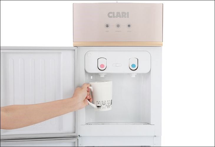 Sản phẩm có 2 vòi riêng biệt giúp dễ dàng lấy loại nước theo nhu cầu của bản thân