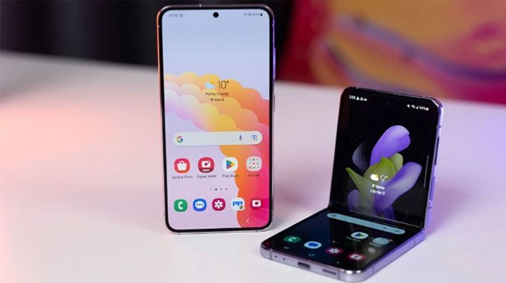 Máy được trang bị viên pin 3.700 mAh đi kèm sạc siêu nhanh 25 W