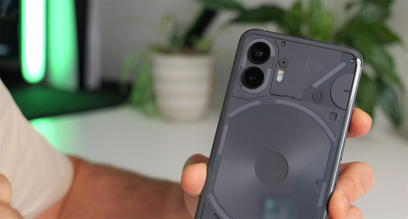 Nothing Phone (2) sở hữu hệ thống camera chất lượng với nhiều tính năng cực