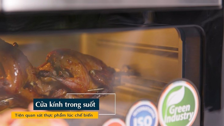 Cửa kính trong suốt của lò chiên Hawonkoo AFH 100 giúp dễ dàng quan sát thực phẩm bên trong.