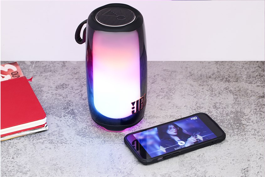 Kết nối Bluetooth trên loa ổn định trong khoảng cách 10m