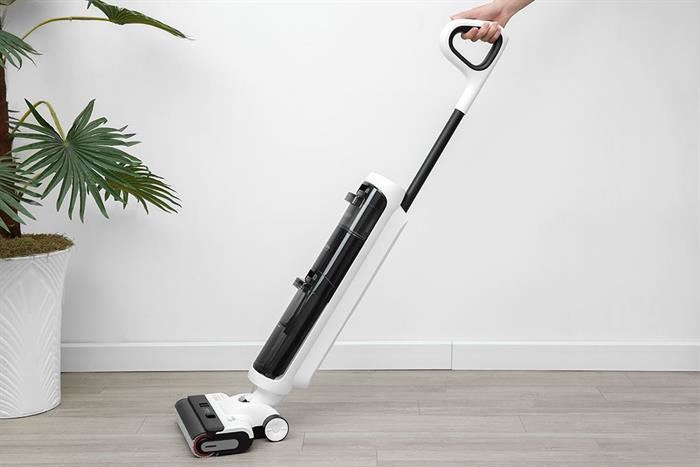 Máy hút bụi lau nhà Mova K20 Pro có công suất 200W, lực hút đạt đến 7000 Pa giúp hút sạch vết bẩn nhanh và dễ dàng