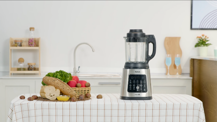 Toàn cảnh thiết kế sang trọng phủ bạc của máy làm sữa hạt đa năng Tefal BL83SD66