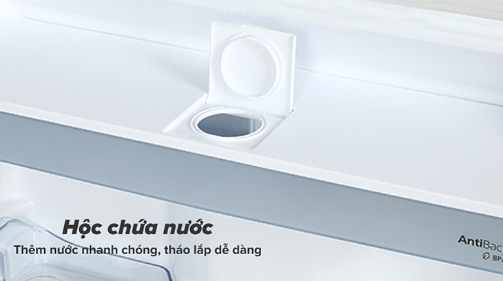 Đánh giá chi tiết tủ lạnh Panasonic Inverter 405 lít NR-TX461GPKV - Hộc chứa nước
