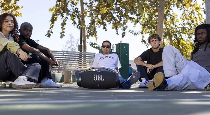 JBL Boombox 3 có thời lượng pin lên đến 24 giờ sử dụng liên tục