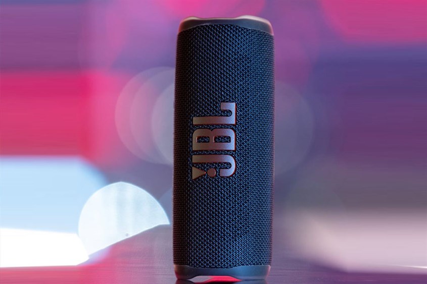 Nhờ vào ứng dụng JBL Connect mà bạn có thể điều khiển loa JBL Flip 6 rất tiện lợi