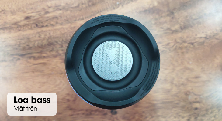 Thiết kế loa bass nằm ở mặt dưới