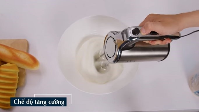 Nút nhấn Turbo giúp tăng tốc độ đánh lên cao nhanh chóng