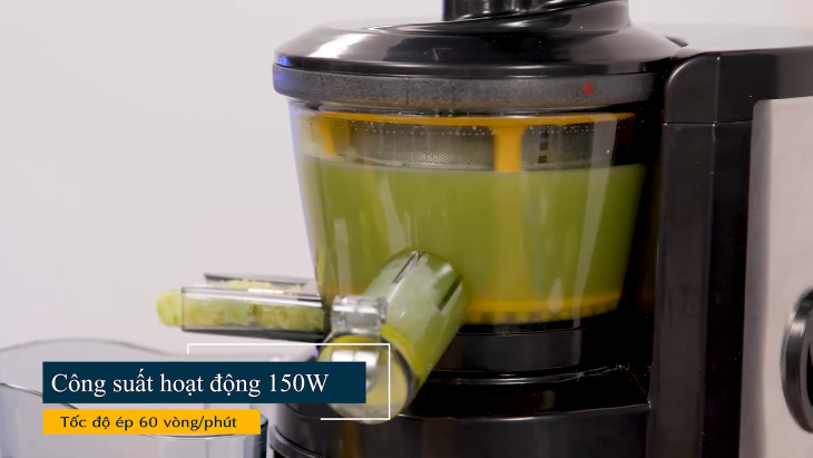 Khay chứa nước ép hoạt động với công suất 150W