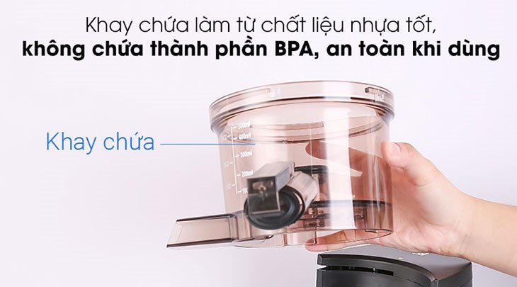 Máy ép chậm Hafele JE230-BL (535.43.531) có khay chứa làm từ chất liệu nhựa tốt, không chứa thành phần BPA, an toàn khi dùng