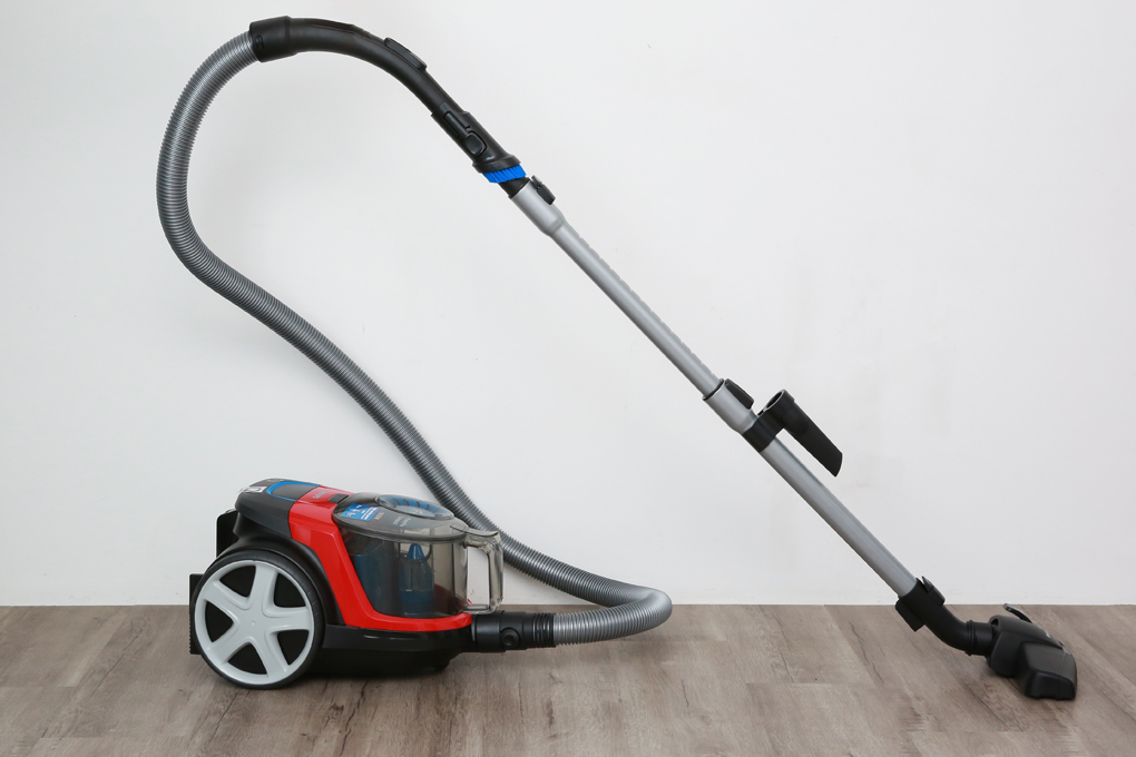 Khi hoạt động, máy phát ra độ ồn cao nhất trong khoảng 80 - 83 dB