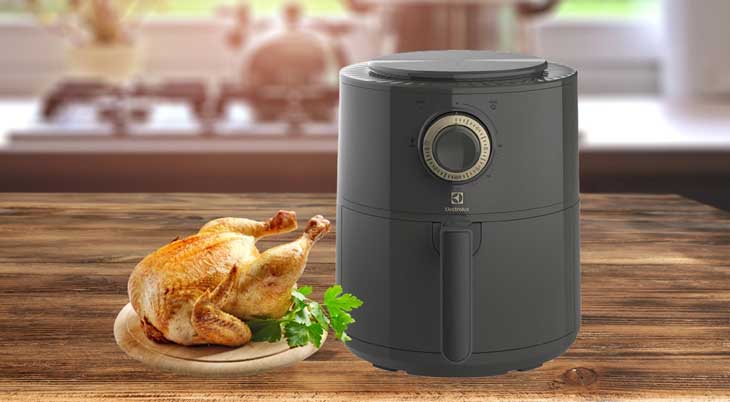 Nồi chiên không dầu Electrolux E6AF1-220K 3 lít được kinh doanh tại Điện máy XANH với giá 1.770.000 VNĐ (cập nhật ngày 05/2023, có thể thay đổi theo thời gian)