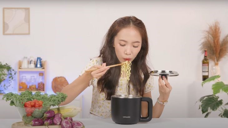 Minh họa nồi giữ nhiệt tốt, đồ ăn vẫn ấm nóng sau 30 phút