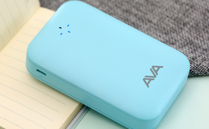 Pin sạc dự phòng 7.500 mAh AVA LJ JP197 có trọng lượng chỉ 188g