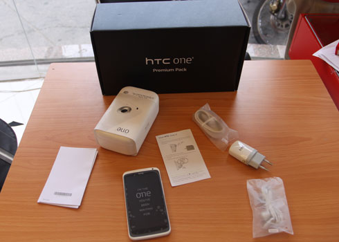 1002264463_HTC-one-X-2.jpg