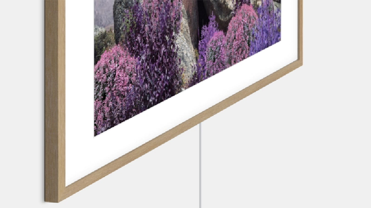 Đánh giá tổng quan dòng tivi Samsung The Frame 2022 - Dễ dàng lắp đặt treo tường với giá treo sát tường