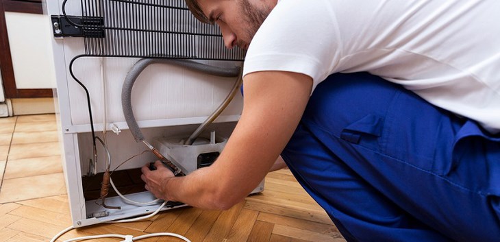 Nối dây tiếp đất sẽ giúp ngăn ngừa nguy cơ giật điện khi chạm vào bề mặt kim loại của thiết bị