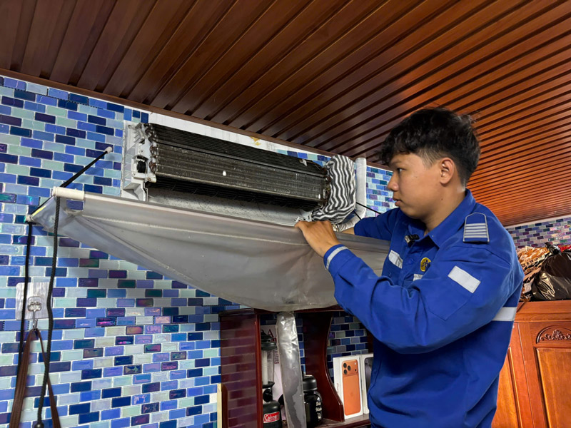 Sử dụng bạt trùm và bảo vệ tài sản bên dưới máy lạnh