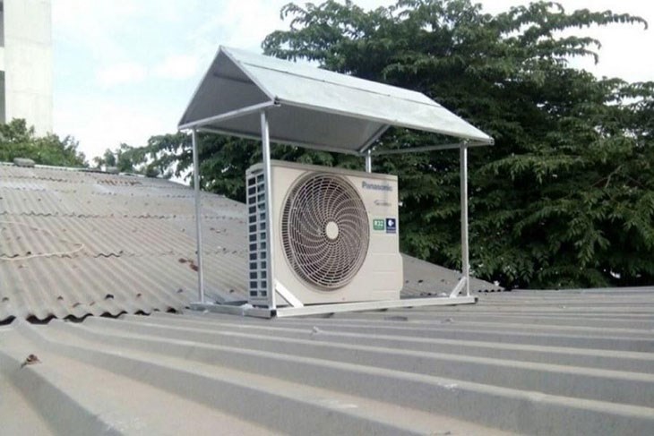 Lắp đặt cục nóng điều hòa tủ đứng ở nơi thoáng mát, có máy che và tránh ánh nắng mặt trời