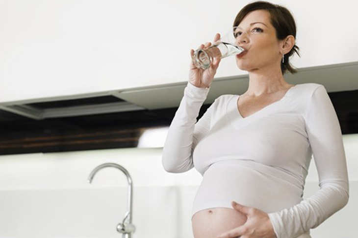 Máy lọc nước có an toàn với bà bầu và trẻ nhỏ không?