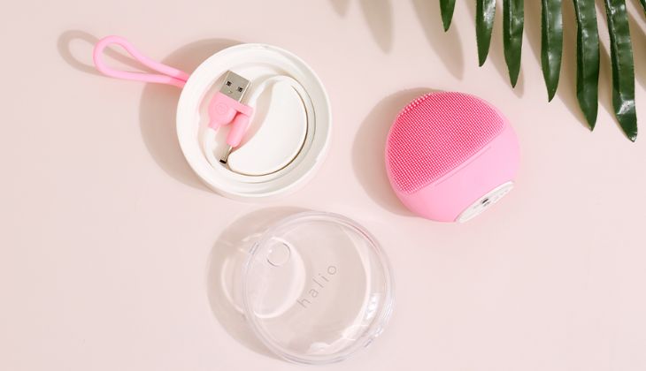 Vỏ bao bì máy rửa mặt Halio chính hãng chắc chắn, màu sắc thiết bị sang trọng, thanh lịch