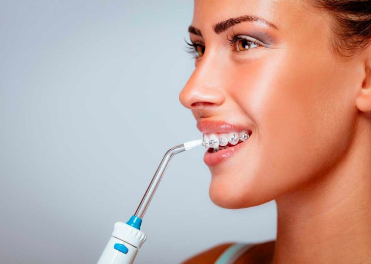 Sử dụng máy tăm nước trước hay sau khi đánh răng đều được chấp nhận